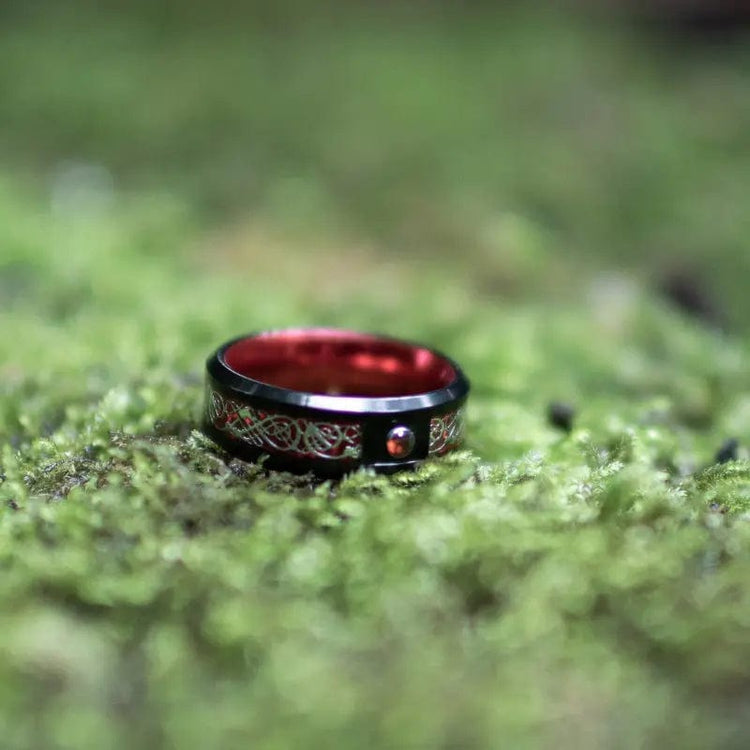 Anillo del Jarl \"Sangre del Valhalla\" en tungsteno Anillo del Jarl \"Sangre del Valhalla\" en tungsteno