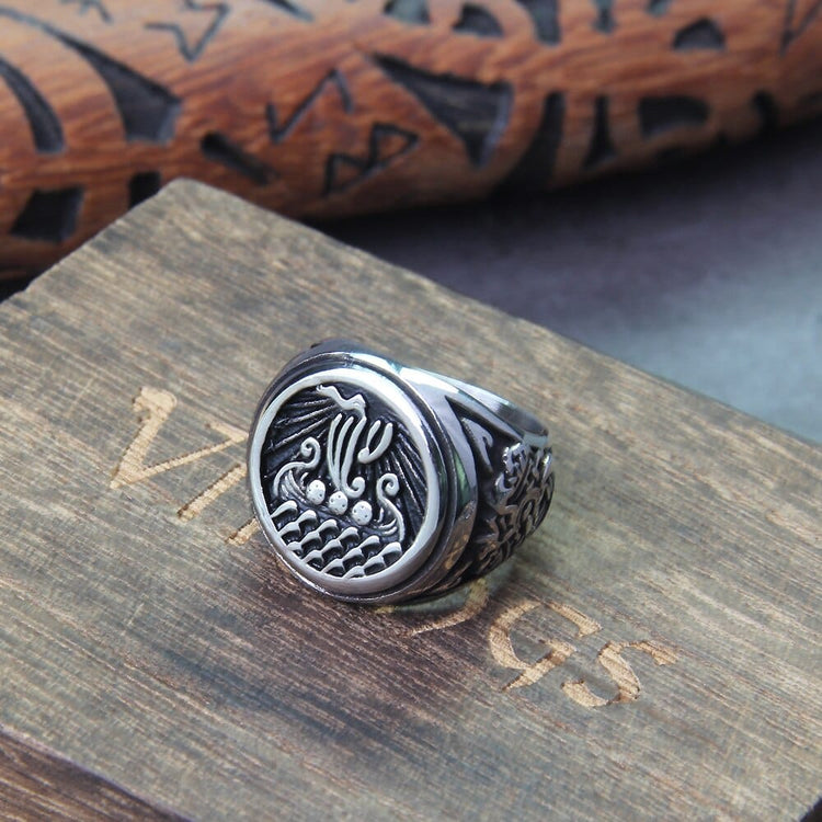 Anillo Vikingo \"Anillo de Jormungandr: El Eterno Drakkar\". Anillo Vikingo \"Anillo de Jormungandr: El Eterno Drakkar\".
