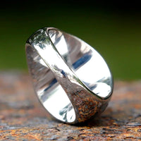 Anillo vikingo \"On triomphe toujours\" (Siempre triunfamos) Anillo vikingo \"On triomphe toujours\" (Siempre triunfamos)