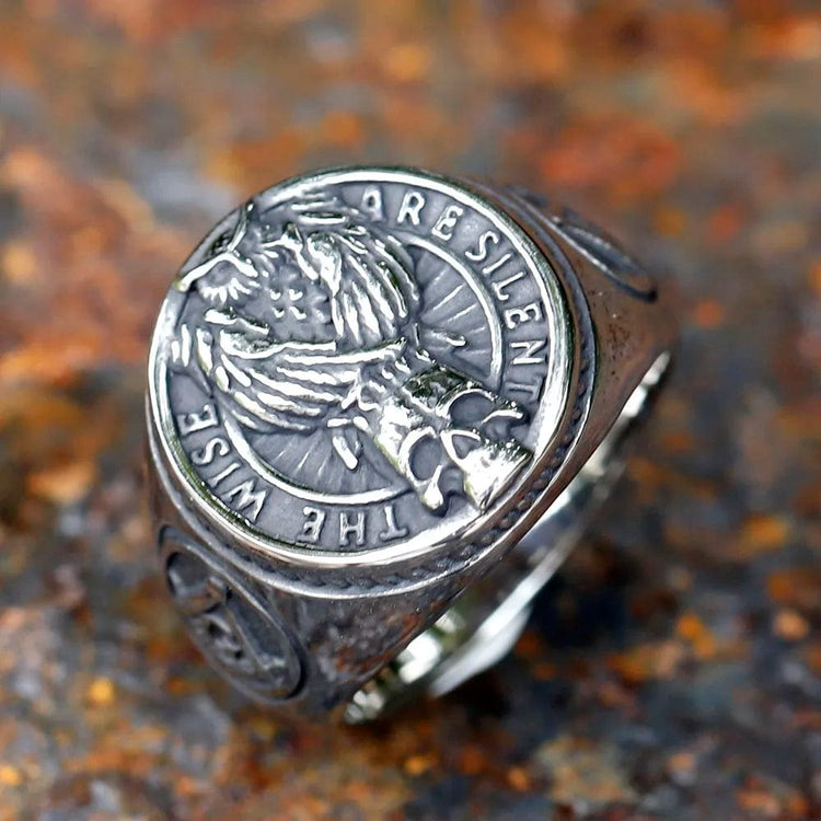 Anillo vikingo \"On triomphe toujours\" (Siempre triunfamos) Anillo vikingo \"On triomphe toujours\" (Siempre triunfamos)