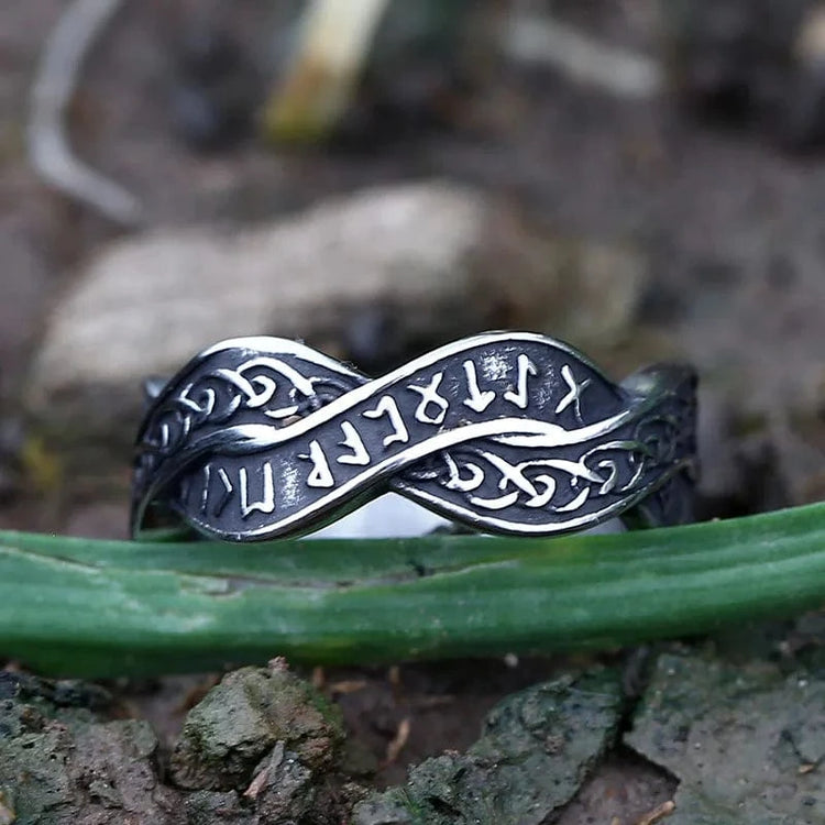 Anillo rúnico vikingo distorsionado Anillo rúnico vikingo distorsionado