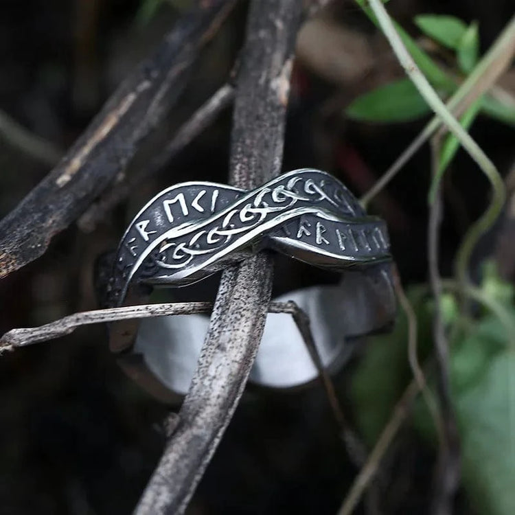 Anillo rúnico vikingo distorsionado Anillo rúnico vikingo distorsionado