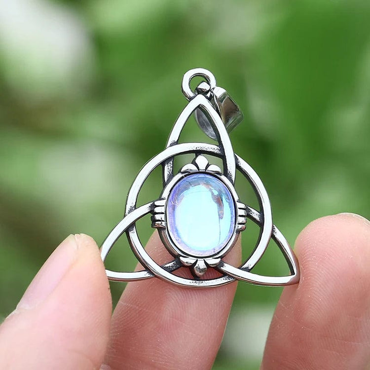 Collar Triquetra \"Talismán de la feminidad\" con piedra lunar Collar Triquetra \"Talismán de la feminidad\" con piedra lunar