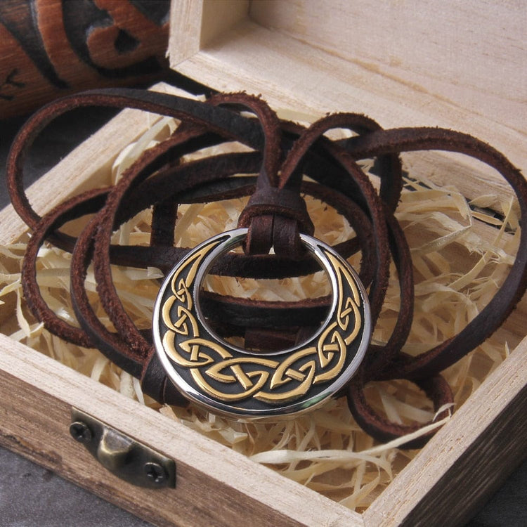 Collar Vikingo \"Beso de la Luna: Colgante Nudo Celta Collar Vikingo \"Beso de la Luna: Colgante Nudo Celta