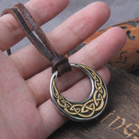 Collar Vikingo \"Beso de la Luna: Colgante Nudo Celta Collar Vikingo \"Beso de la Luna: Colgante Nudo Celta