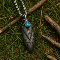 Collar vikingo de plumas eternas Collar vikingo de plumas eternas