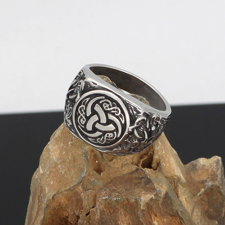 Anillo triple de cuerno de Odín Anillo triple de cuerno de Odín