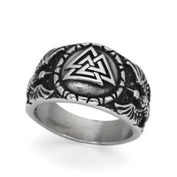 Anillo de Valknut usado por los cuervos de Odín Anillo de Valknut usado por los cuervos de Odín