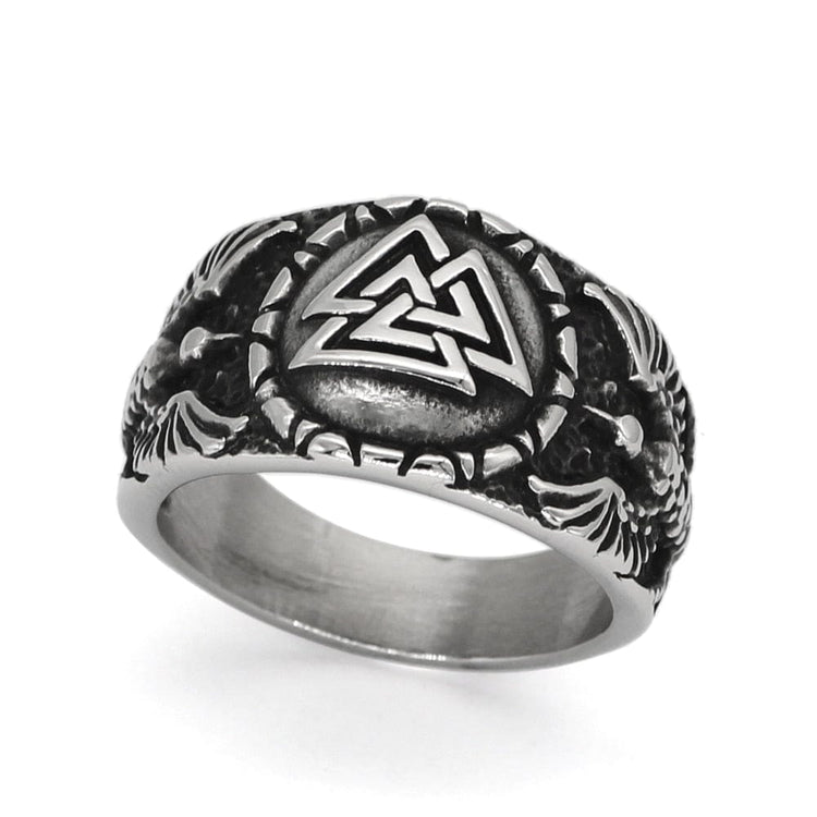 Anillo de Valknut usado por los cuervos de Odín Anillo de Valknut usado por los cuervos de Odín