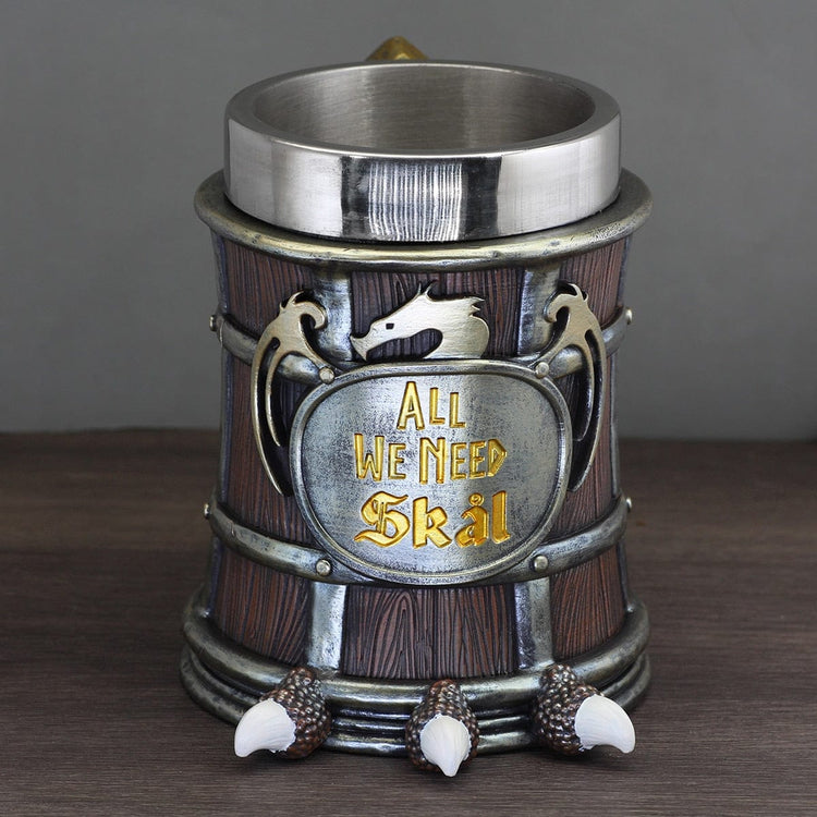 Taza vikinga \"All we need skal\" de resina Taza vikinga \"All we need skal\" de resina