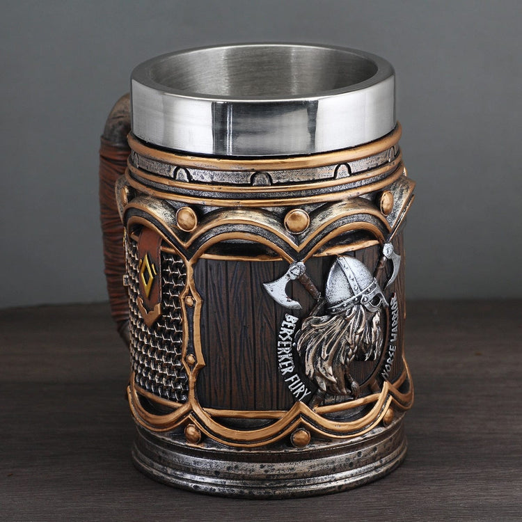 Taza vikinga \"Berserker Fury\" de resina Taza vikinga \"Berserker Fury\" de resina