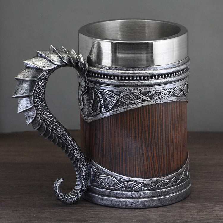 Taza vikinga \"aliento de dragón\" de resina Taza vikinga \"aliento de dragón\" de resina
