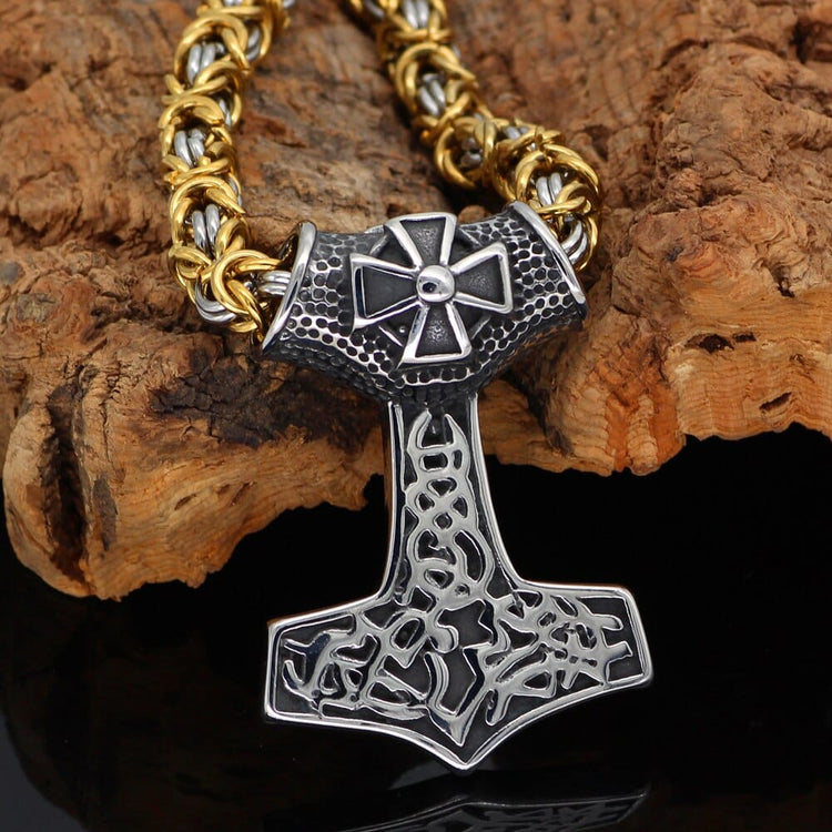 Collar de valentía Mjolnir ornamentado Collar de valentía Mjolnir ornamentado