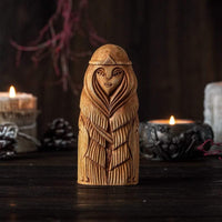 Estatua de madera de Freya Estatua de madera de Freya