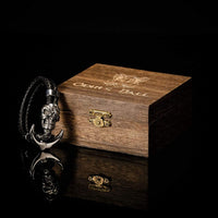Pulsera de cuero con forma de calavera vikinga Pulsera de cuero con forma de calavera vikinga