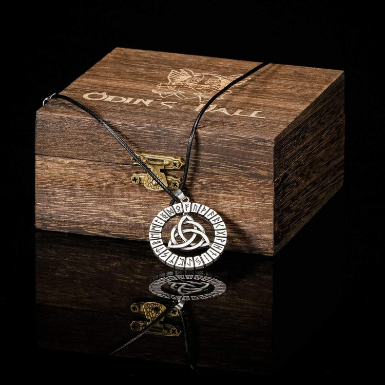 Collar vikingo variante del Triskel bretón Collar vikingo variante del Triskel bretón