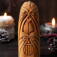 Estatua de madera de Bragi Estatua de madera de Bragi