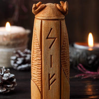 Estatua de madera de Sif Estatua de madera de Sif