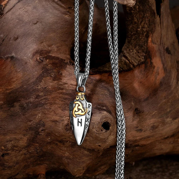 Collar de lanza rúnica