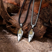 Collar de lanza rúnica