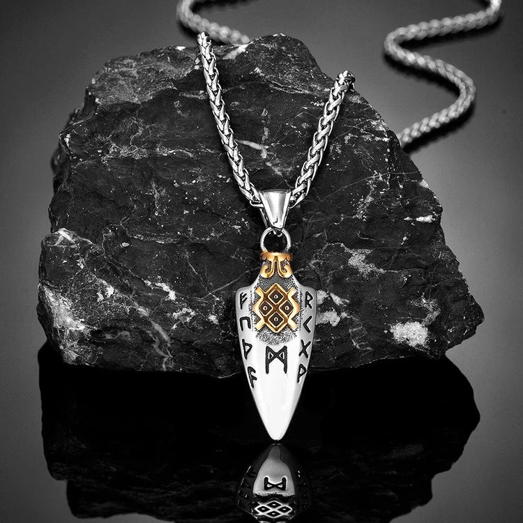 Collar de lanza rúnica