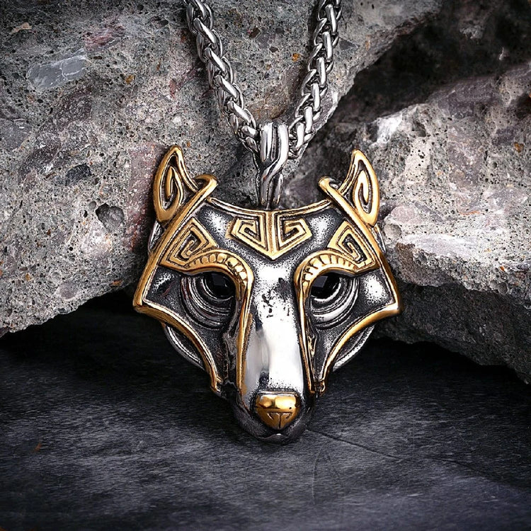 Collar de máscara de Fenrir dorada