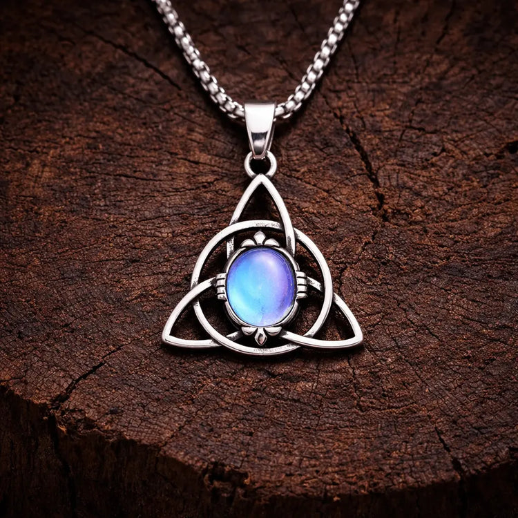 Collar Triquetra \"Talismán de Feminidad\" con piedra lunar