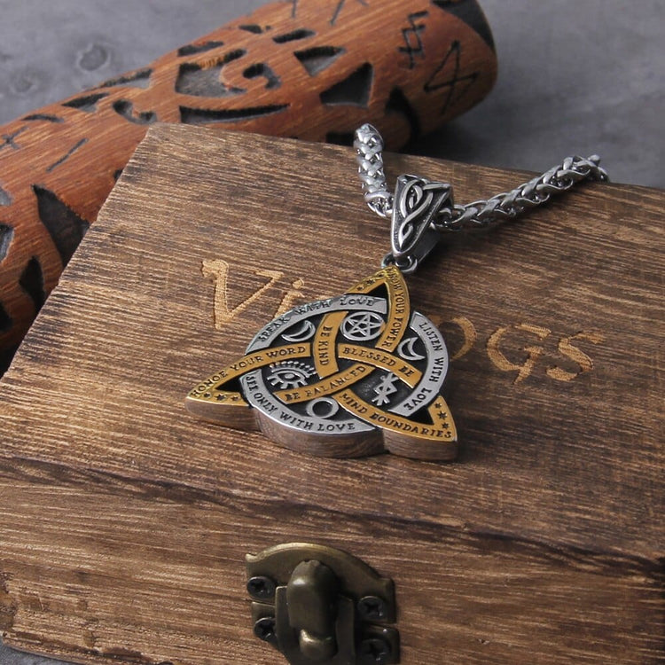 Collar Vikingo \"Triquetra Commandments Necklace