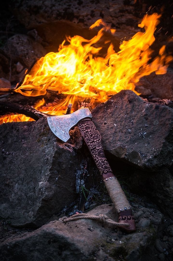 Hacha de guerrero vikingo - \"Relámpago del fin de los días