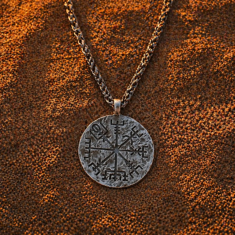 Talismán rúnico vikingo en acero inoxidable