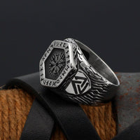 Anillo de brújula rúnica de Vegvisir