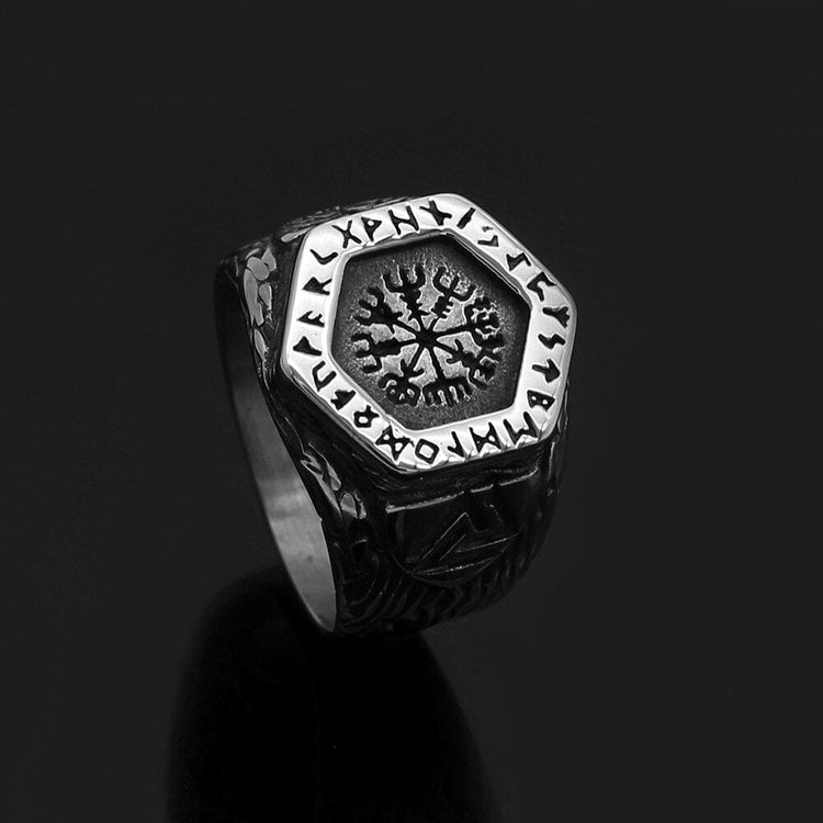 Anillo de brújula rúnica de Vegvisir