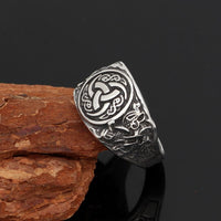 Anillo triple de cuerno de Odín