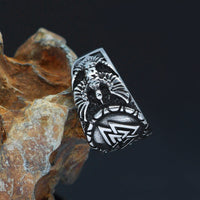 Anillo de Valknut usado por los cuervos de Odín