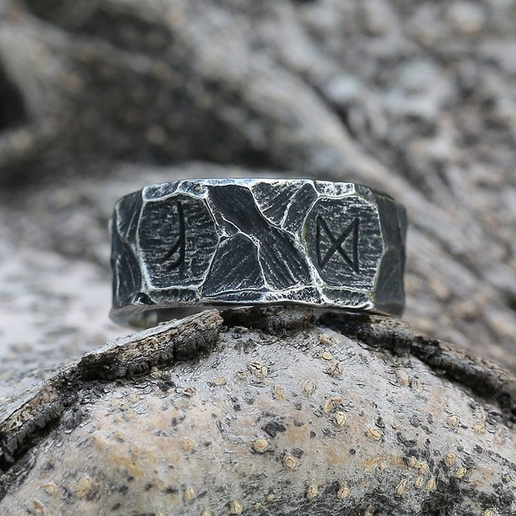 Anillo vikingo rúnico \"Destino heroico\"