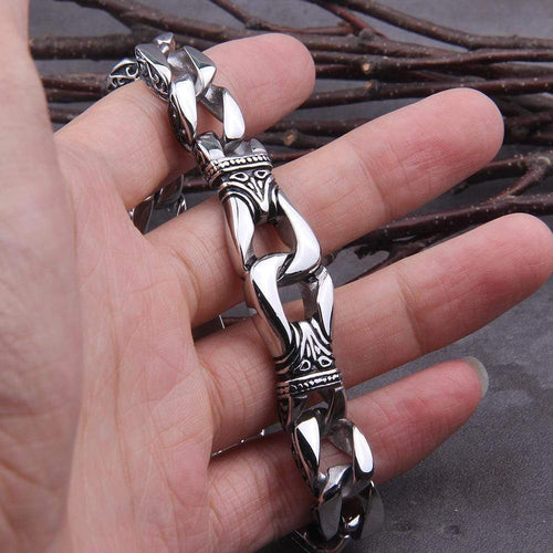 Bracelet Bracelet Viking Union - Acier inoxydable dans une main