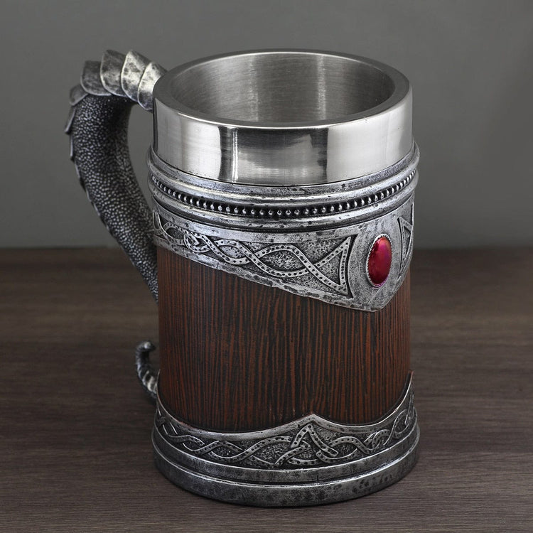 Taza vikinga \"aliento de dragón\" de resina