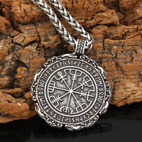 Collar de brújula rúnica Vegvisir