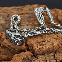 Collar Mjolnir con el árbol de la vida Yggdrasil