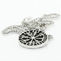 Collar Vikingo Vegvisir Brújula